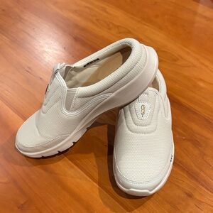 REVITALIGN Orthotic Cream Slip-On Sport Mules